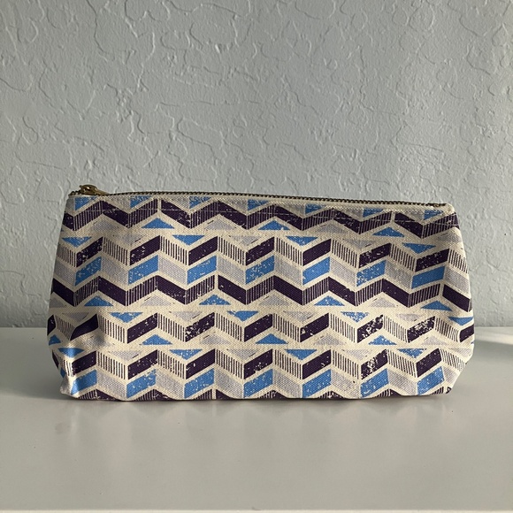 NWOT Clarins Feed 10 Canvas Makeup Cosmetics Bag Pouch Blue and Cream - Picture 3 of 15